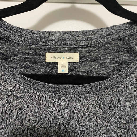 Urban Outfitters Grey T-shirt - Size Medium - Picture 2 of 2